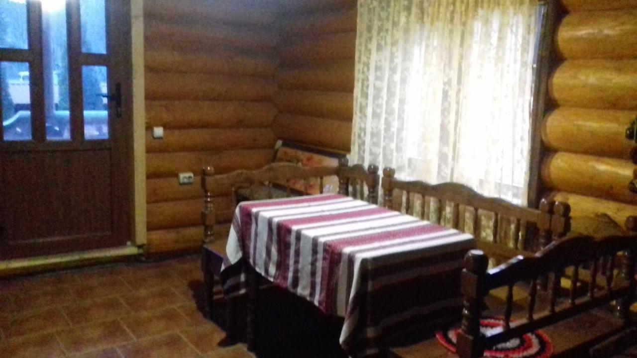 Затишний будиночок Bukovets Экстерьер фото