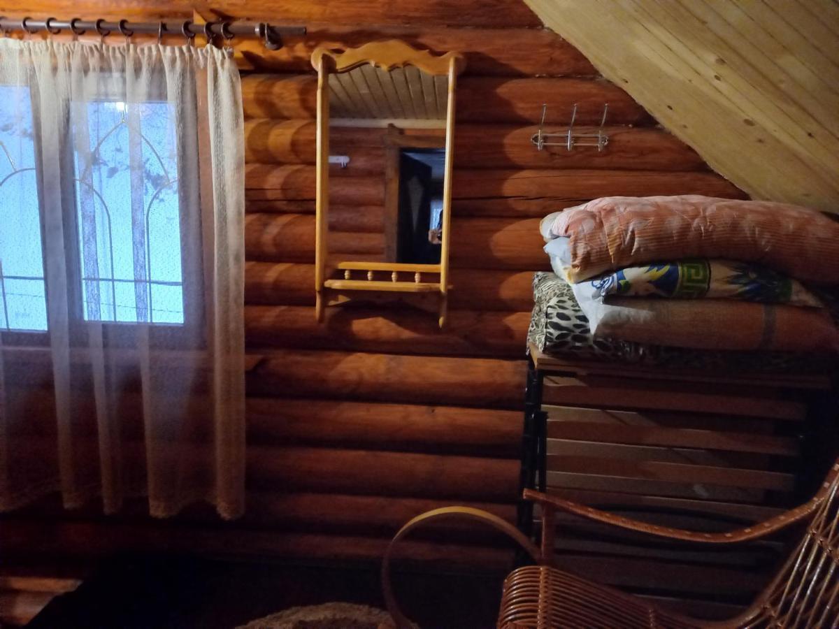 Затишний будиночок Bukovets Экстерьер фото